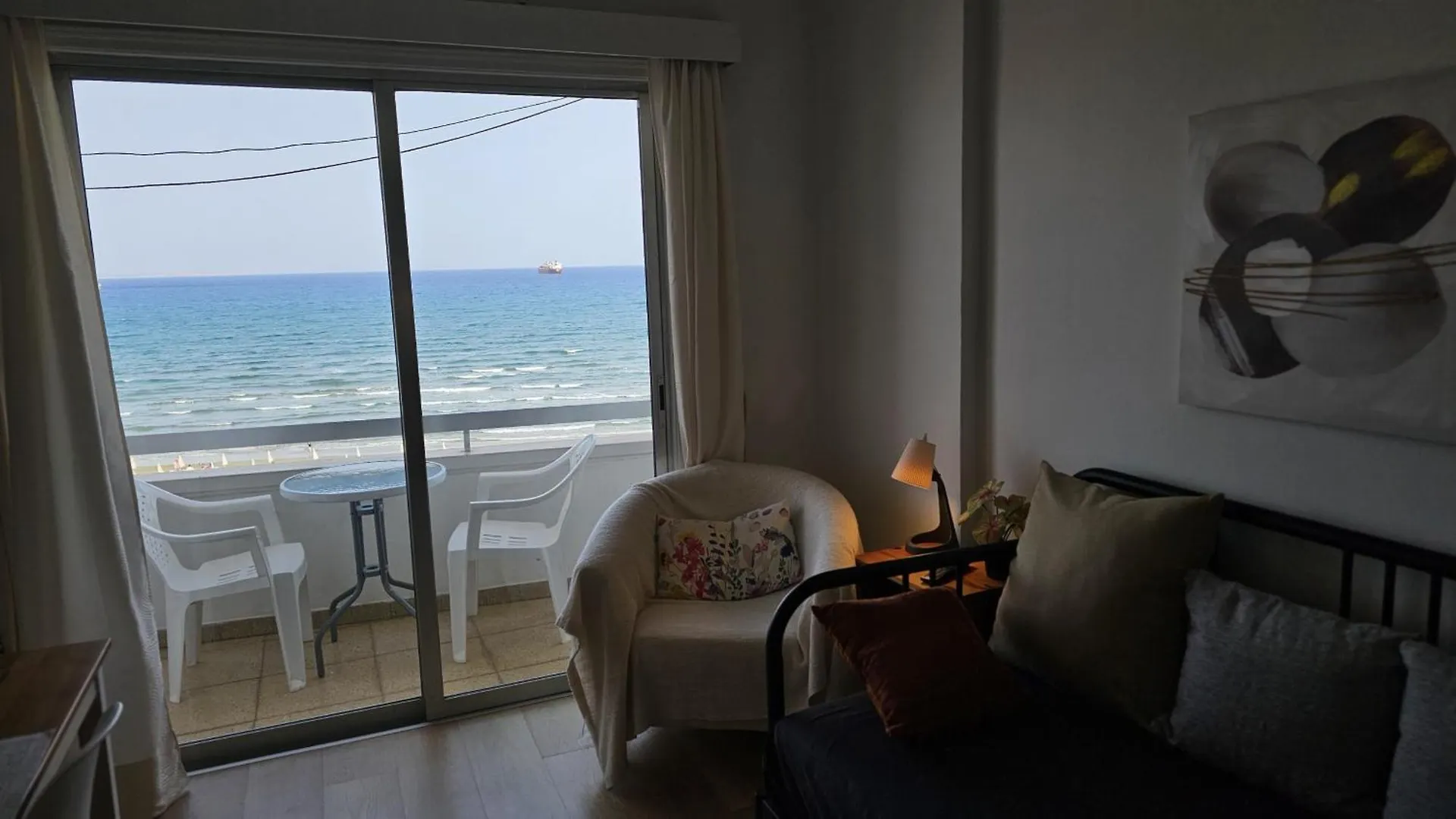 Stay Dreamy Seaside Apartment Larnaca